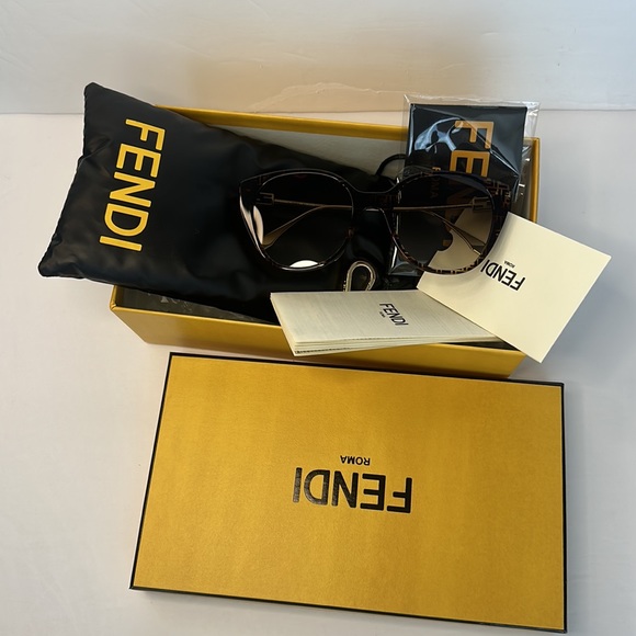New Authentic 💯FENDI Brown Gradient Cat Eye Ladies Sunglasses FE40047I 55F 54 - Picture 12 of 12